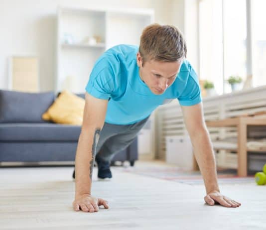 Így lehetsz energiabomba tavasszal – ötletek a vitaminokon túl Push-ups at home