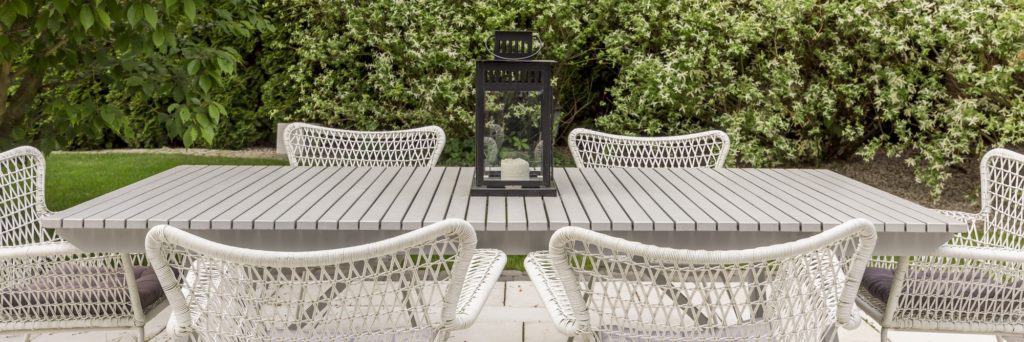 Kerti asztal ötletek Terrace in the garden with patio chairs and table