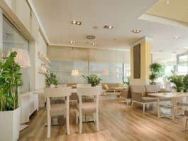 Számít, milyen bútorokat választasz az étterembe (mert sokat hozzátesz az összképhez) SZÁMÍT, MILYEN BÚTOROKAT VÁLASZTASZ AZ ÉTTEREMBE