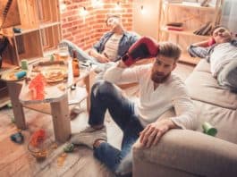 Győzd le a macskajaj tüneteit – 3 életmentő tipp, ha kínoz a másnaposság GYŐZD LE A MACSKAJAJ TÜNETEIT – 3 ÉLETMENTŐ TIPP, HA KÍNOZ A MÁSNAPOSSÁG