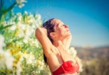 Medencéhez, vagy csak úgy – napelemes kerti zuhany MEDENCÉHEZ, VAGY CSAK ÚGY - NAPELEMES KERTI ZUHANY