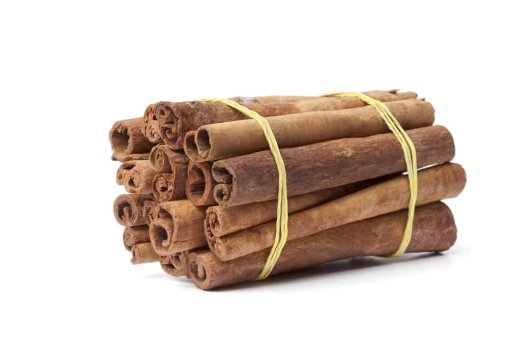 Illatfelhő tűlevelek nélkül Bundle of Cinnamon sticks