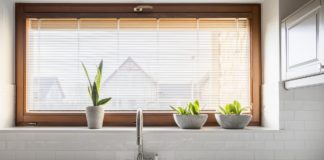 Praktikum a konyhában Kitchen with sink and window