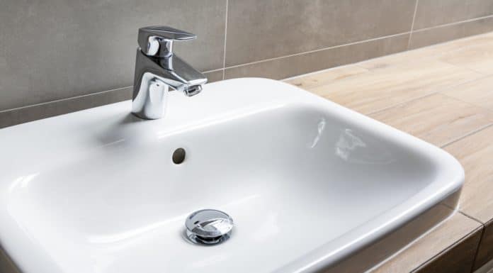 Most elmondjuk, mire figyelj a csaptelep választása során A PORCELÁNSZANITER MÁR A MÚLTÉ, HÓDÍT AZ ÖNTÖTTMÁRVÁNY MOSDÓ!